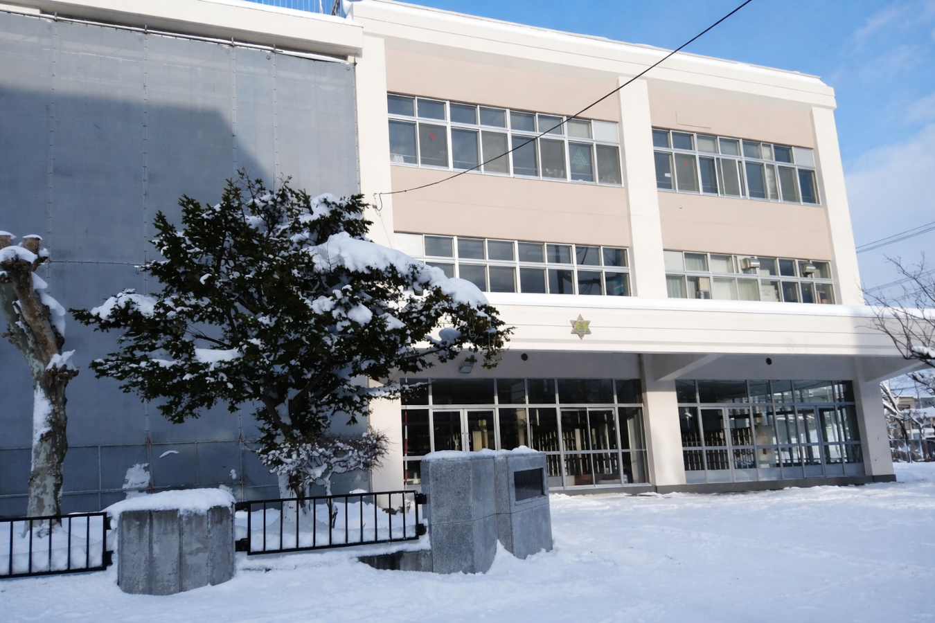 札苗小学校照明設備更新工事