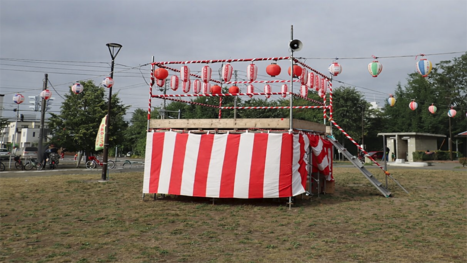 幌西子ども盆踊り仮設工事